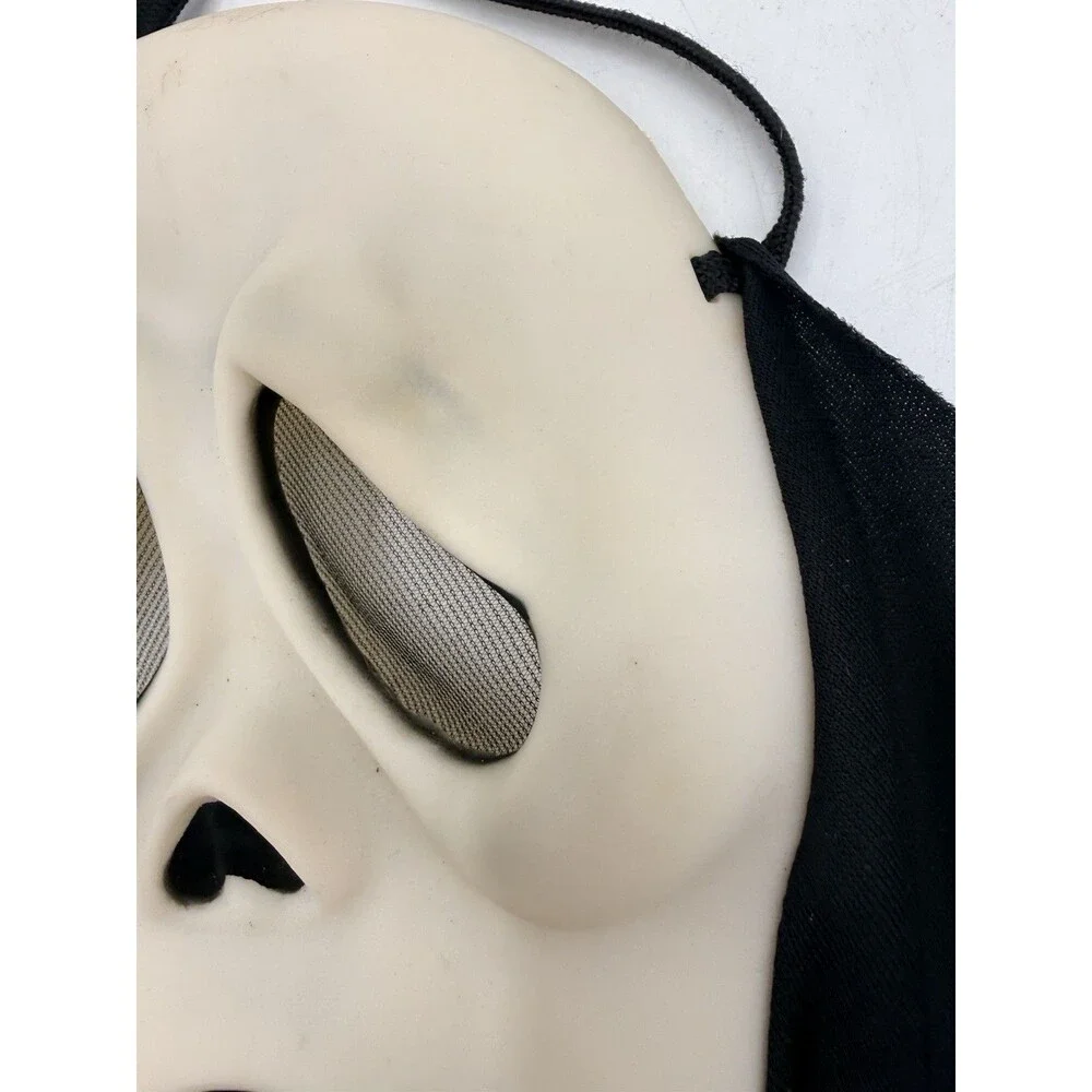 Vintage Easter Unlimited Rubber Face Scream Horror Movie Halloween Mask